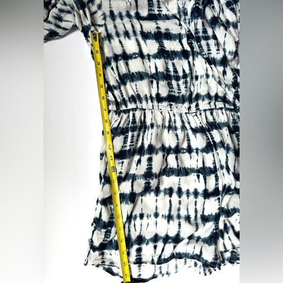 Aeropostal Navy and White Tie-Dye Romper Women’s Sz Medium 3/4 Sleeve V-neck - Picture 8 of 9